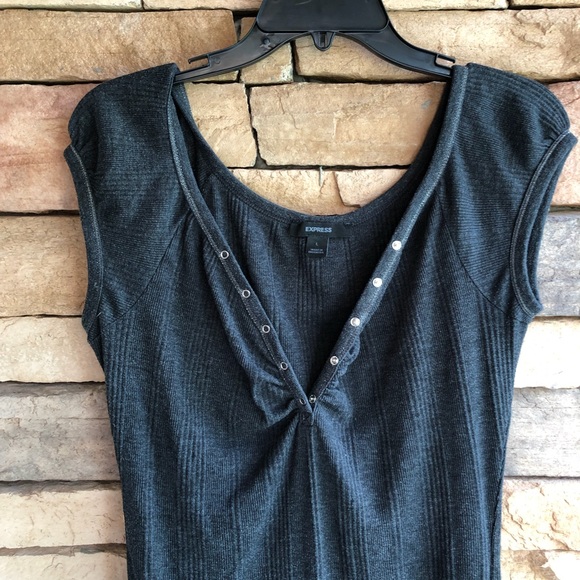 Express dark grey sleeveless v-neck snap stretch knit top Large - Picture 2 of 10